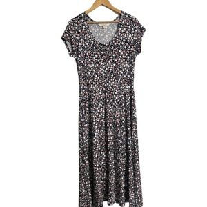 Elegant Floral Maxi Dress in Black and Pink